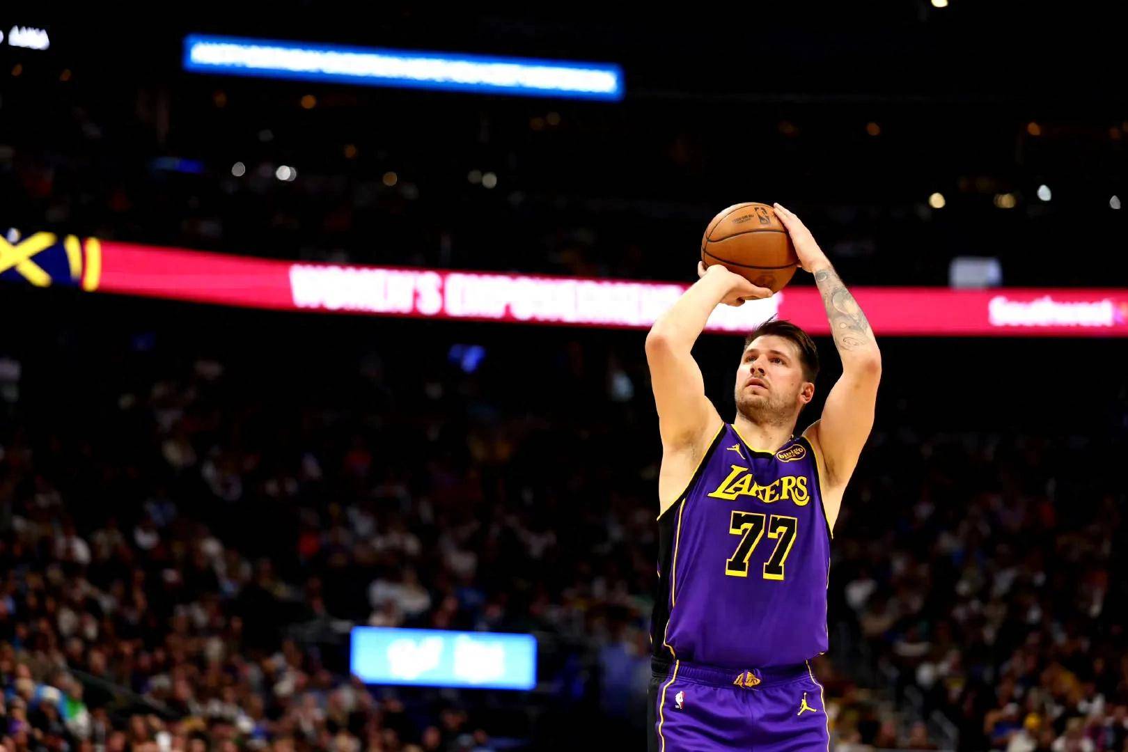 关于东契奇连续五场比赛得分超过赛况扑朔迷离,雄鹿挑战极限!的信息 关于东契奇连续五场比赛得分超过赛况扑朔迷离,雄鹿挑战极限!的信息