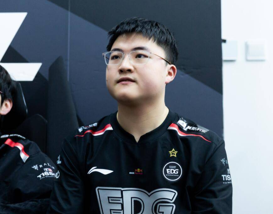 Uzi连续二十场比赛得分超过精彩发挥，热火挑战极限！的简单介绍